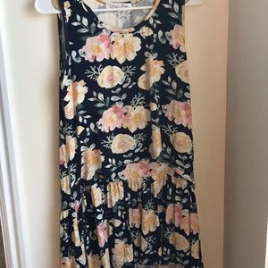 Latched mama nursing tank size large